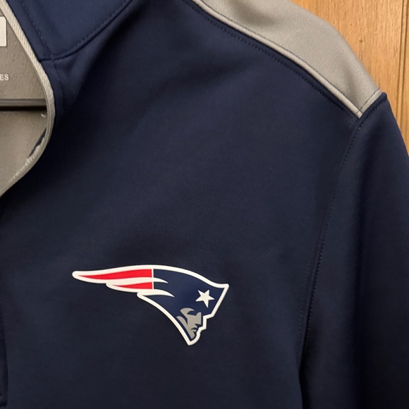 New England Patriots- Navy and Gray 3/4 Zip sweatshirt. - Picture 4 of 5